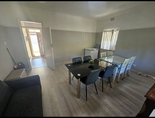 2 BEDROOM PROPERTY TO RENT IN RONDEBOSCH